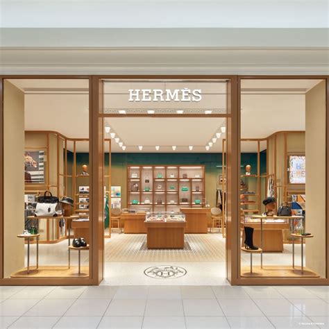 HERMÈS OPENS ITS FULLY RENOVATED HAKATA .